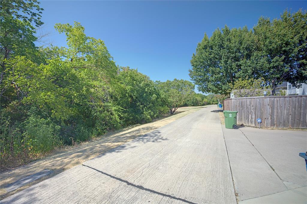 562 Continental Drive Property Photo 32