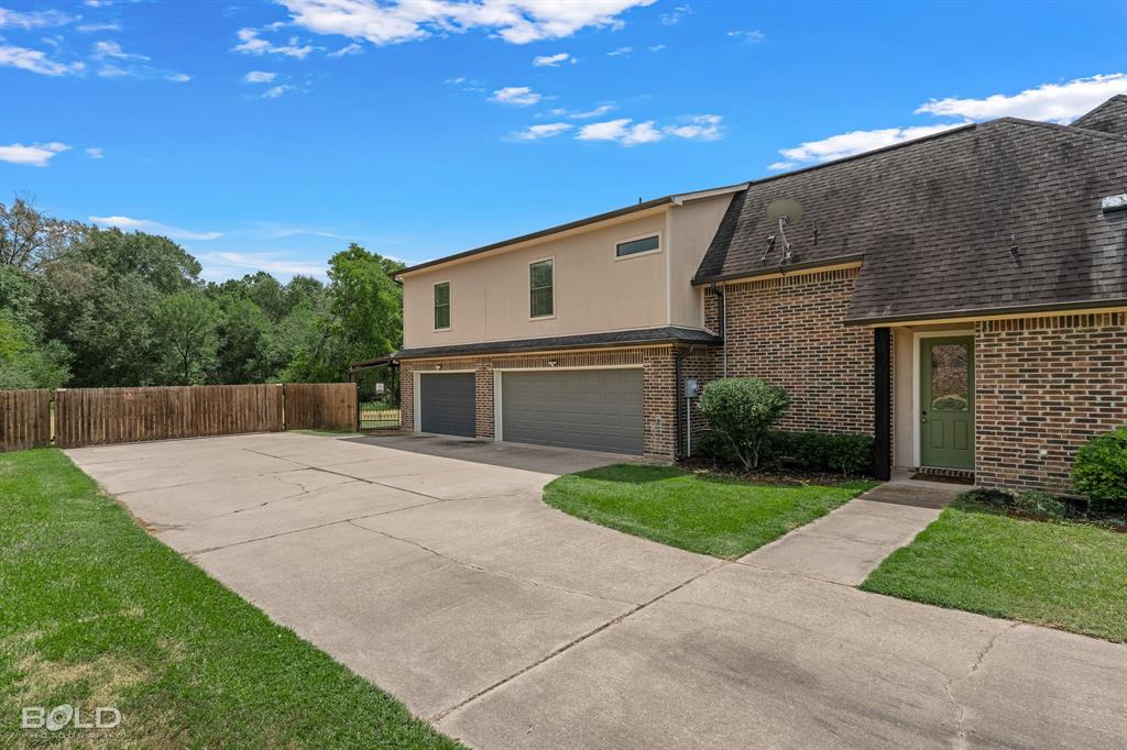 220 Hallmark Drive Property Photo 4