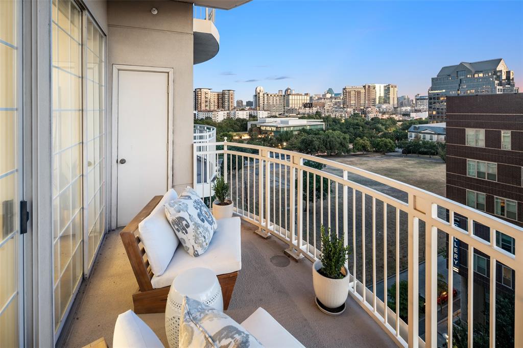 3225 Turtle Creek Boulevard 716 Property Photo 2