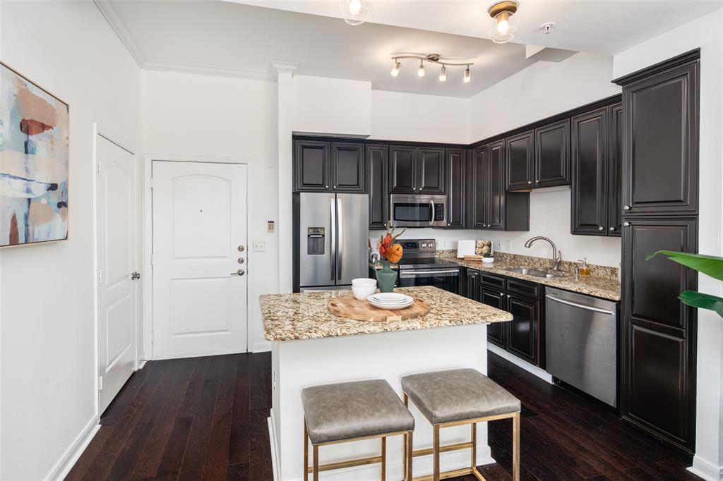 3225 Turtle Creek Boulevard 716 Property Photo 5