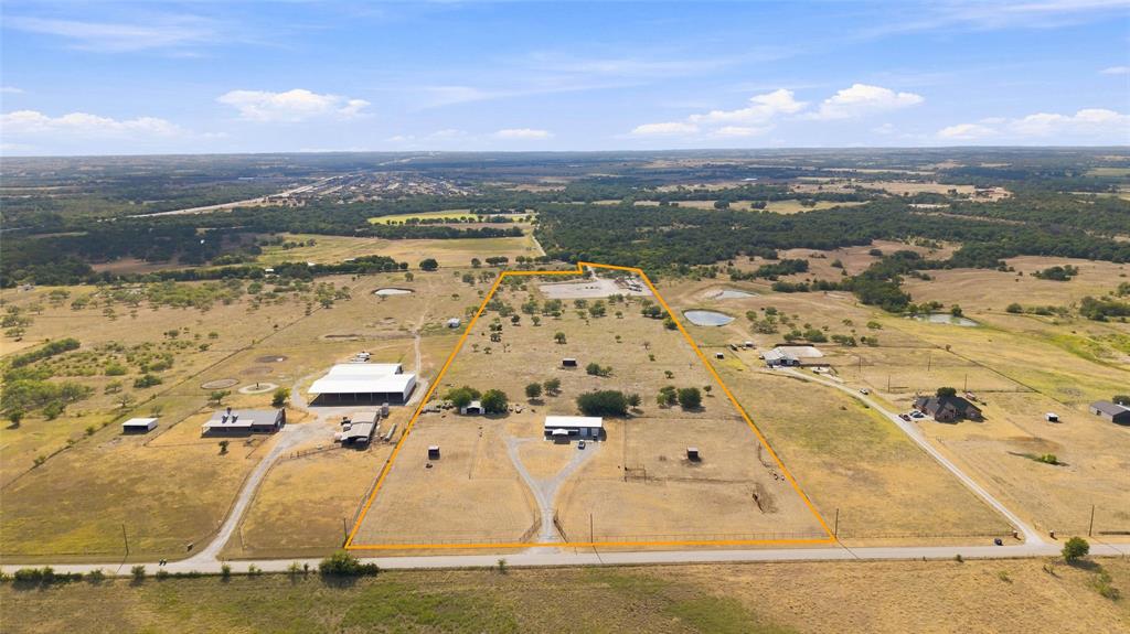 12880 N County Line Rd Property Photo 3