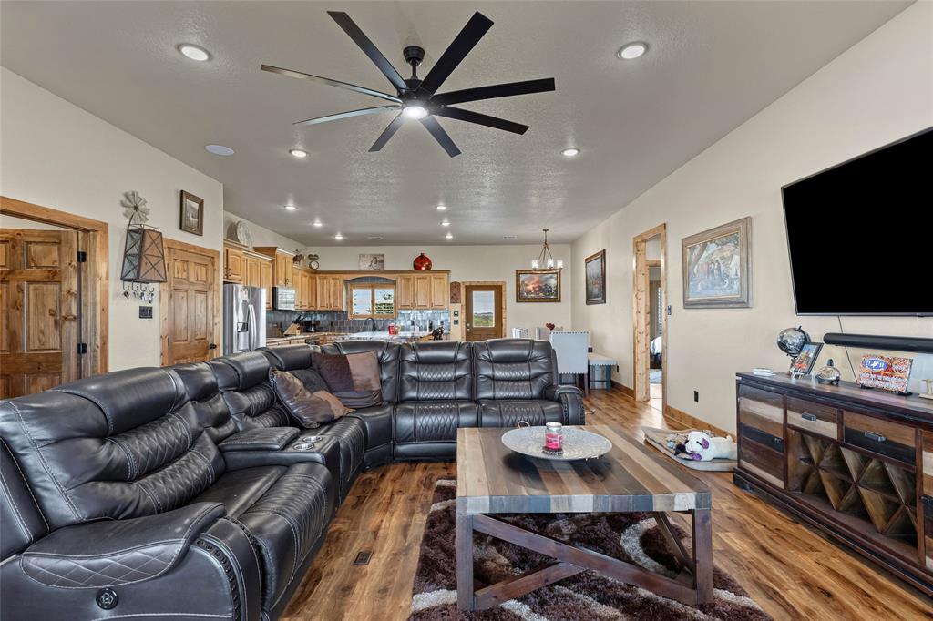 12880 N County Line Rd Property Photo 7