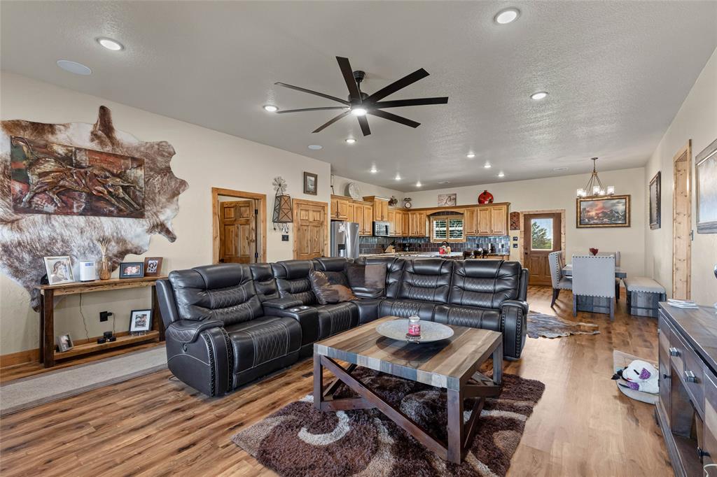 12880 N County Line Rd Property Photo 8