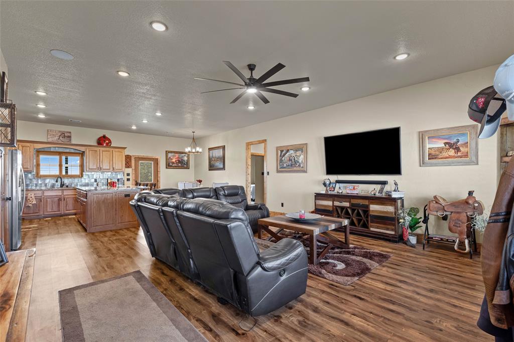 12880 N County Line Rd Property Photo 11