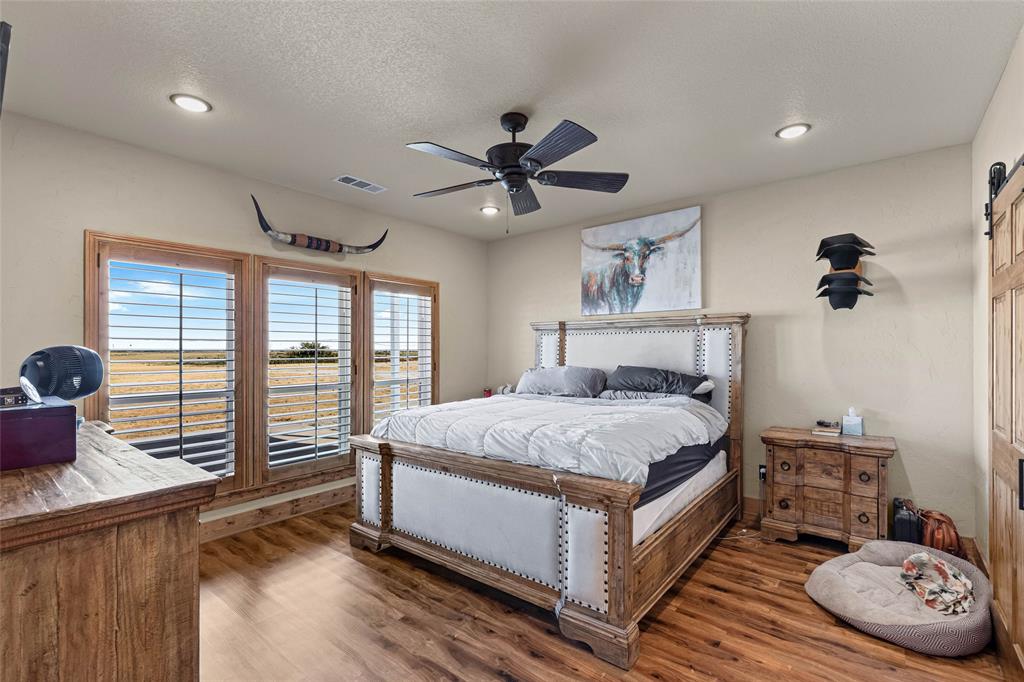 12880 N County Line Rd Property Photo 15
