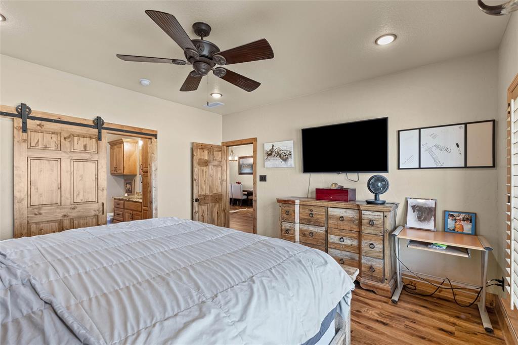 12880 N County Line Rd Property Photo 17