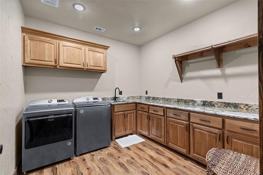 12880 N County Line Rd Property Photo 25