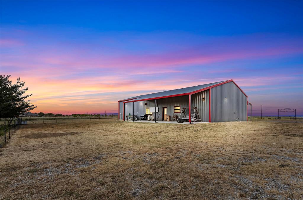 12880 N County Line Rd Property Photo 32