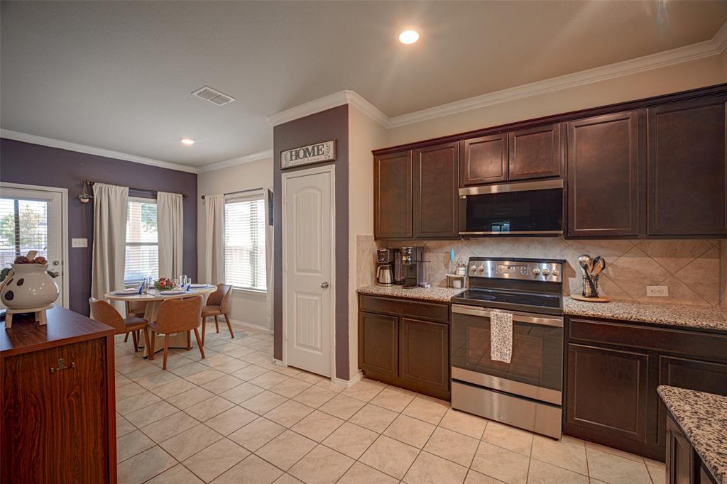 9220 Remington Drive Property Photo 11