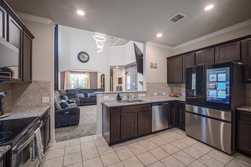 9220 Remington Drive Property Photo 12