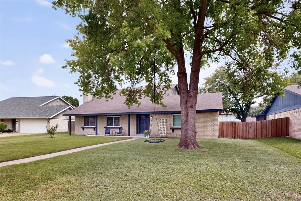 13 Grant Circle Property Photo 1