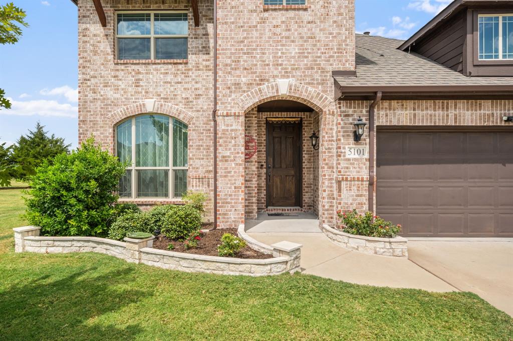 5101 Hertel Court Property Photo 11