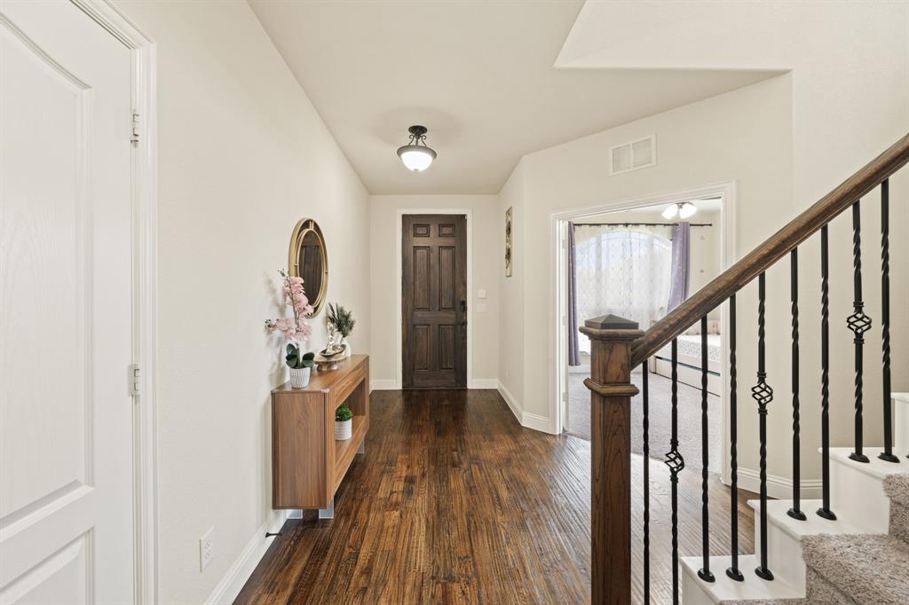 5101 Hertel Court Property Photo 12