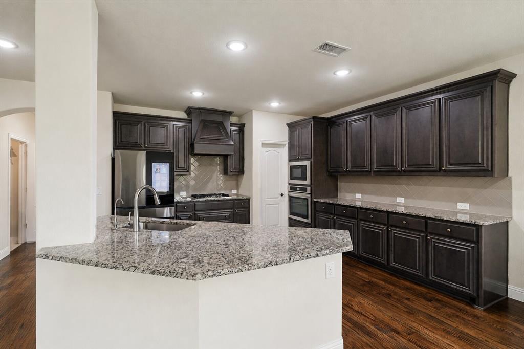 5101 Hertel Court Property Photo 13