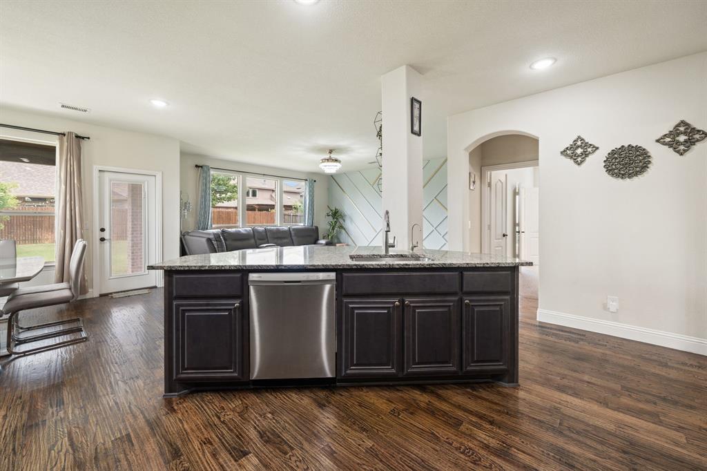 5101 Hertel Court Property Photo 16