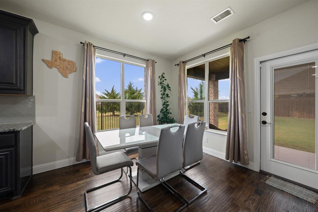 5101 Hertel Court Property Photo 18