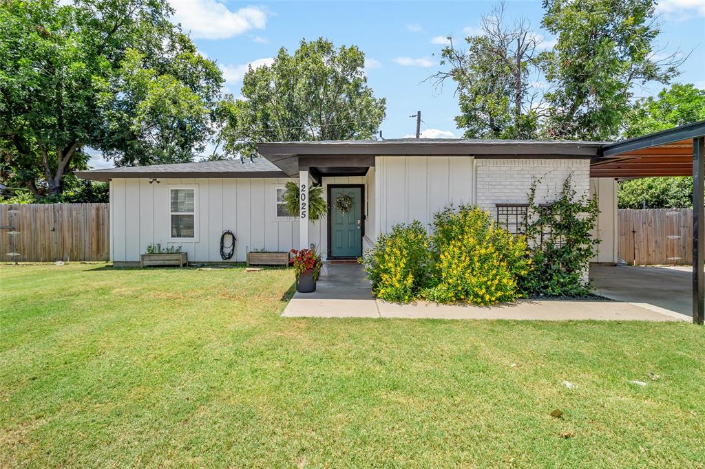 2025 Loop 820 Property Photo 1