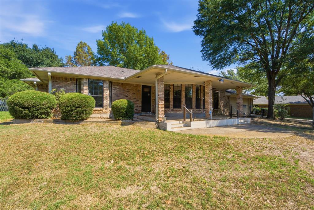 109 Clover Drive Property Photo 2