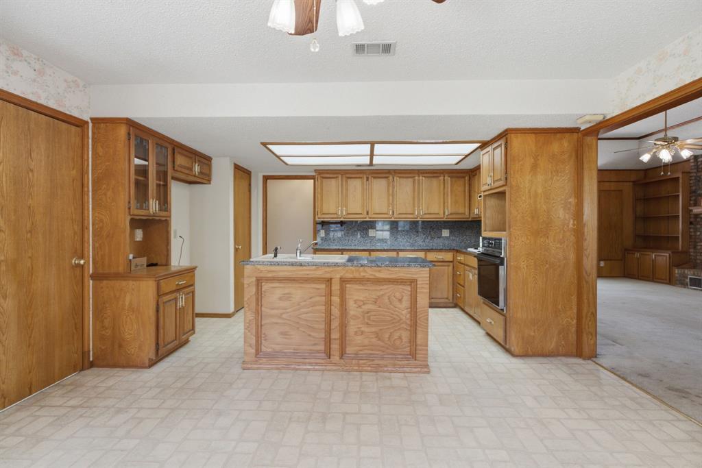 109 Clover Drive Property Photo 8