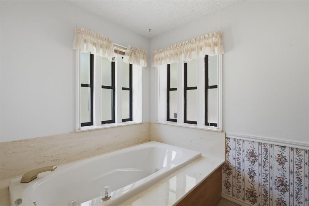 109 Clover Drive Property Photo 16
