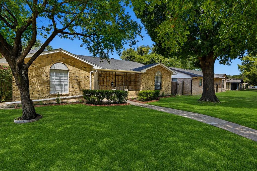 831 Kelso Drive Property Photo 1