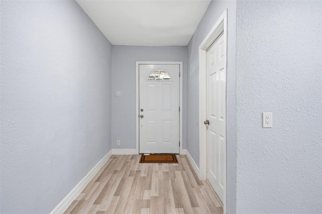 831 Kelso Drive Property Photo 3