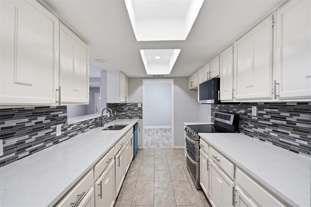 831 Kelso Drive Property Photo 8