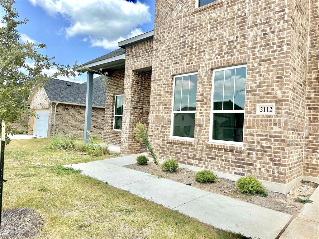 2112 Bankside Lane Property Photo 2