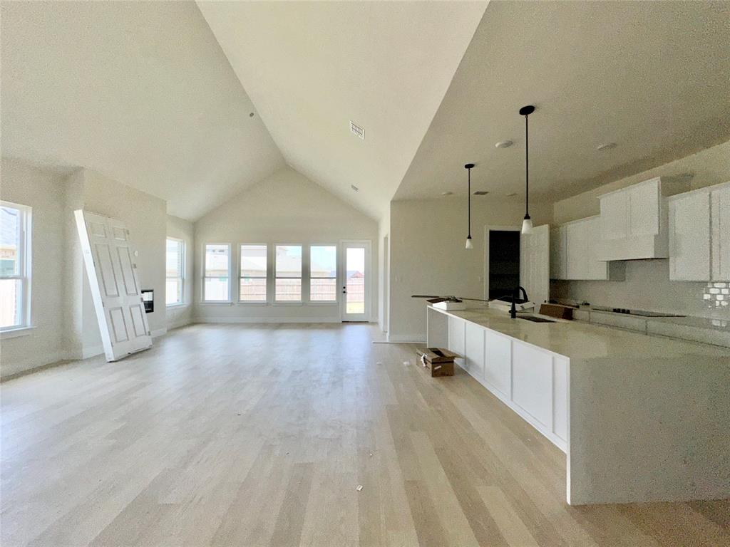 2112 Bankside Lane Property Photo 3