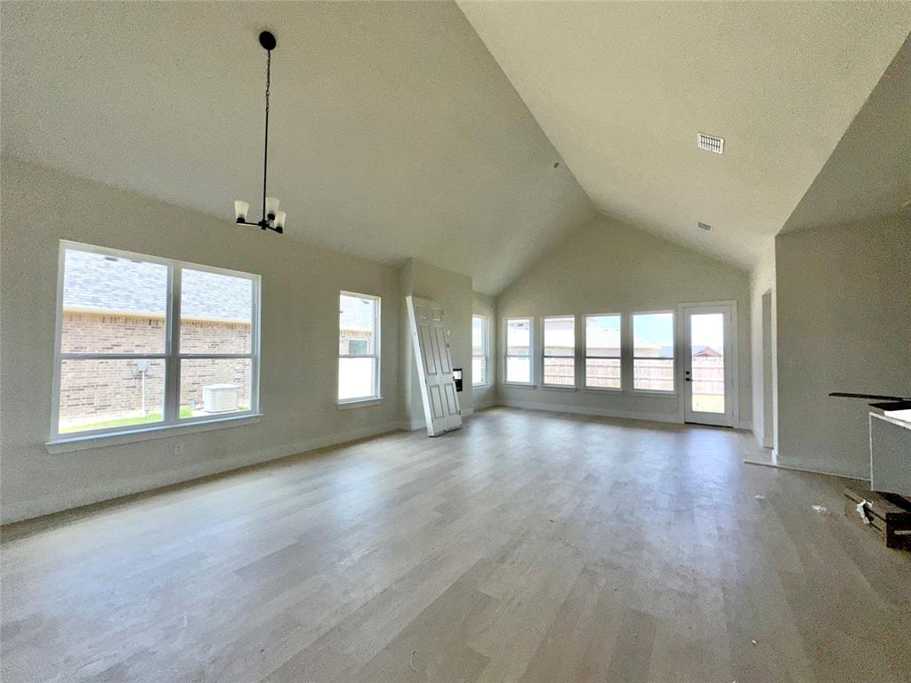 2112 Bankside Lane Property Photo 4