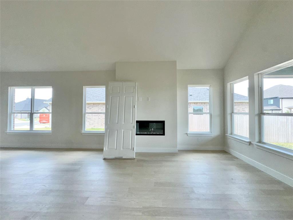 2112 Bankside Lane Property Photo 5