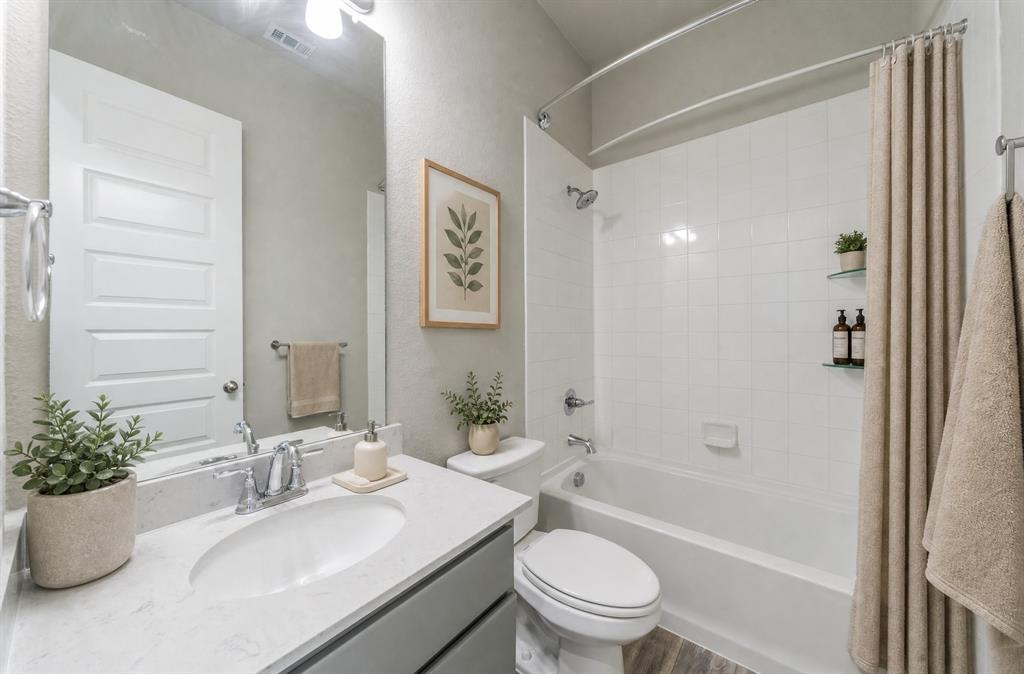 2700 Lakeside Drive Property Photo 19