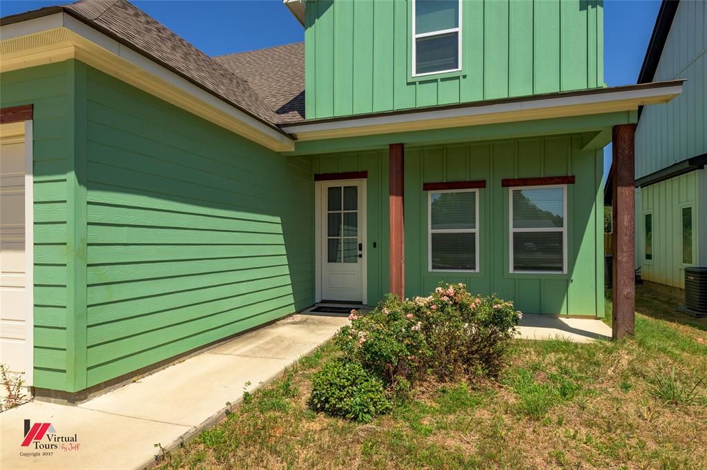 2028 Pine Hill Road Property Photo 3