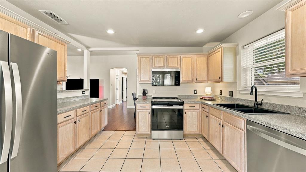 508 E Oak Street Property Photo 16