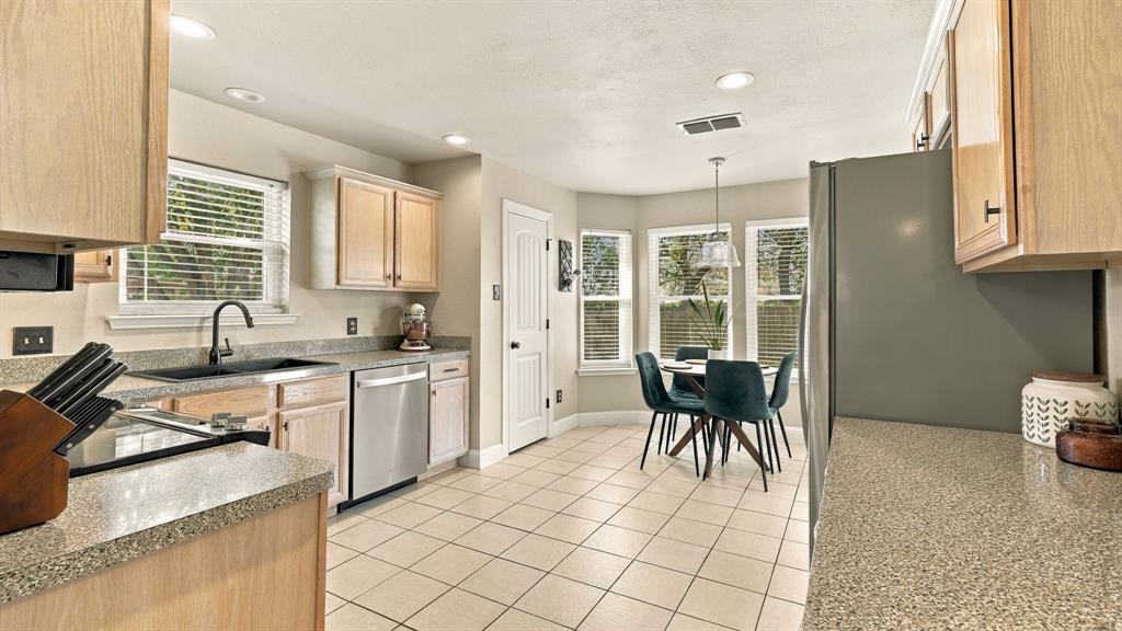 508 E Oak Street Property Photo 17