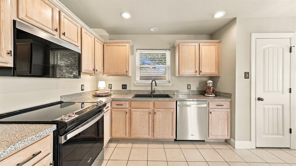 508 E Oak Street Property Photo 19