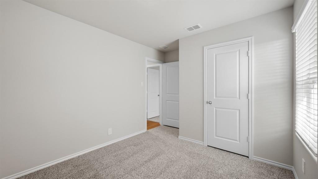 5504 Flannel Lane Property Photo 14