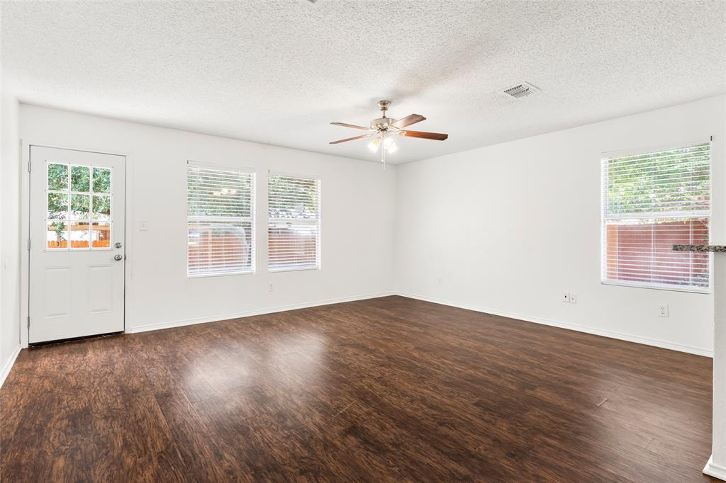 4401 Cedar Crest Drive Property Photo 3