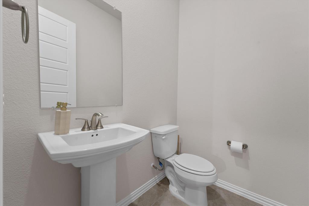 7575 Millingston Road Property Photo 8