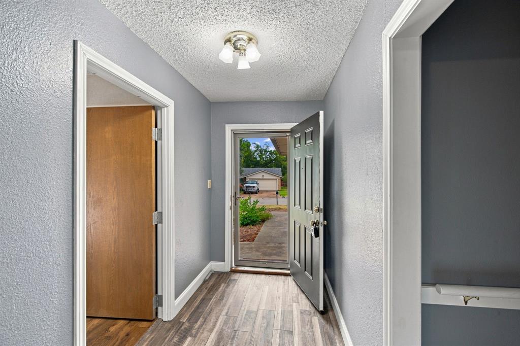 809 S Atkerson Lane Property Photo 4