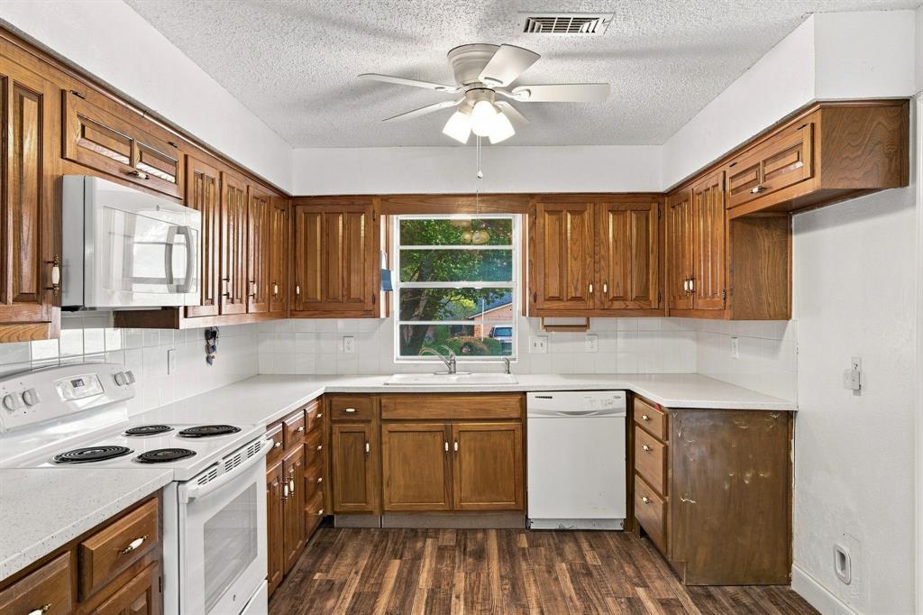 809 S Atkerson Lane Property Photo 7