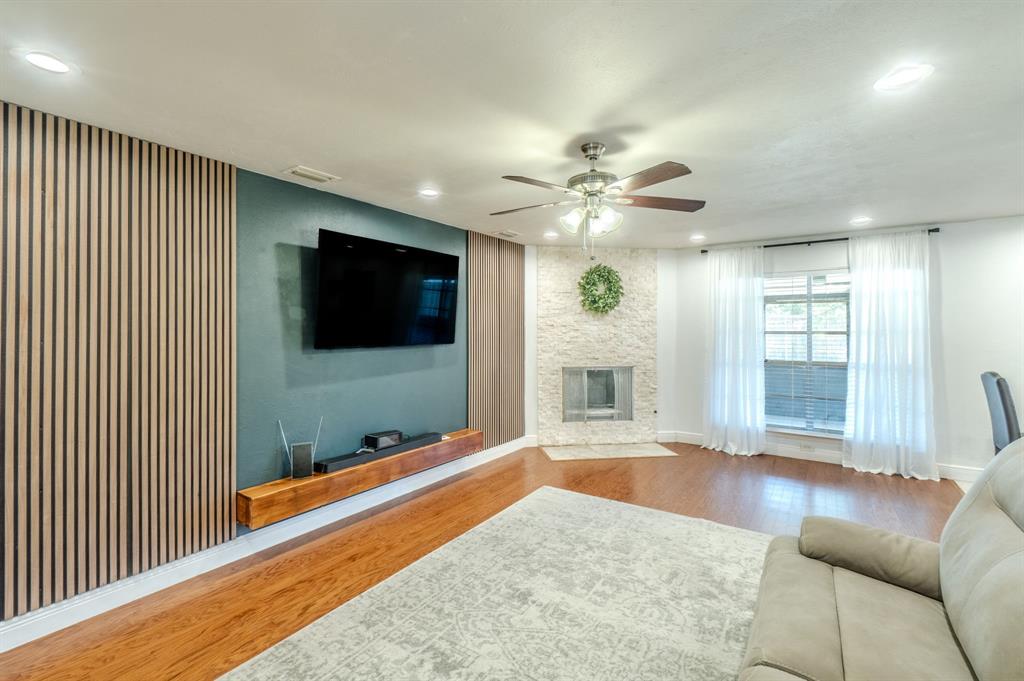 1011 Whippoorwill Court Property Photo 1