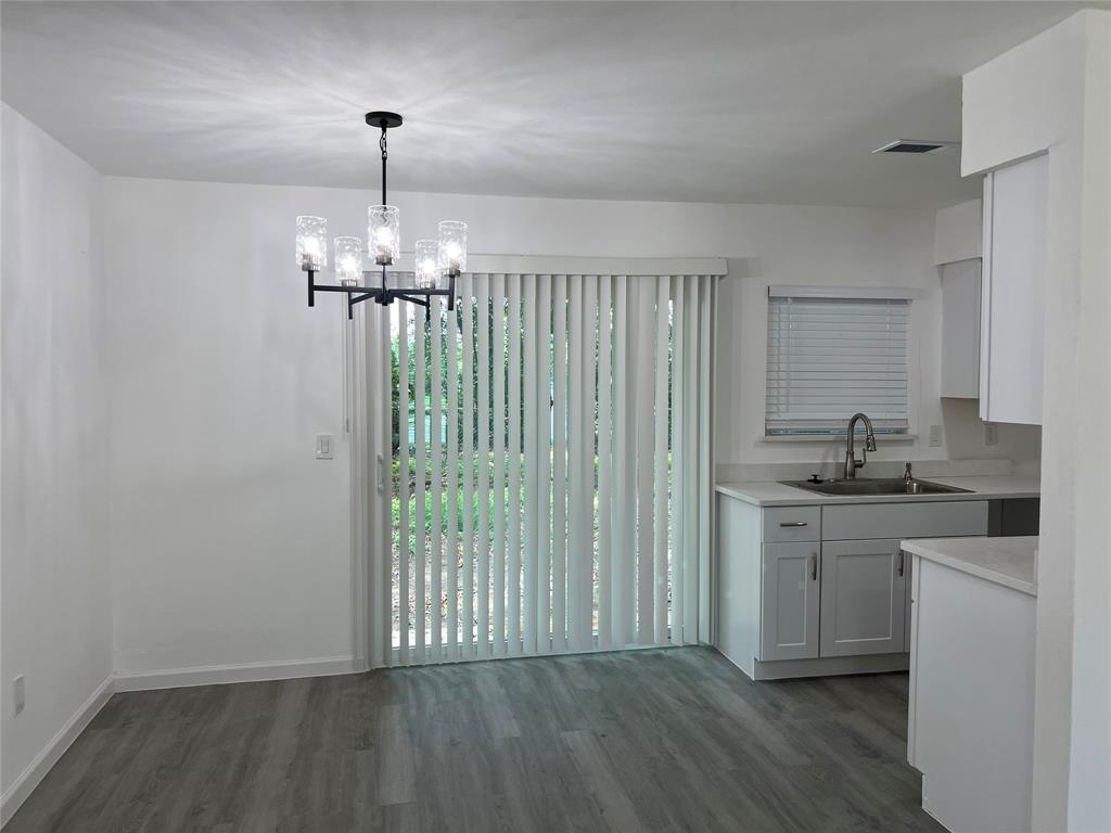 3221 Forestdale Lane Property Photo 3