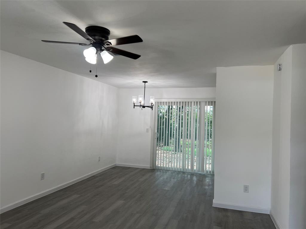 3221 Forestdale Lane Property Photo 7