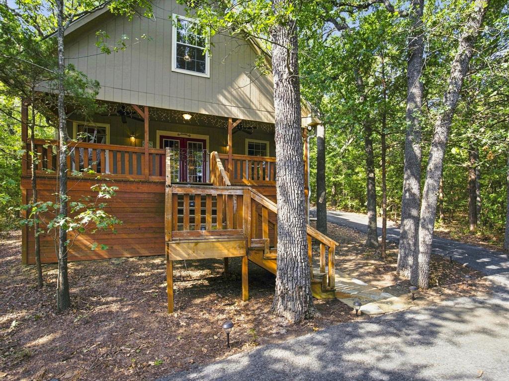 196 Lakecrest Drive Property Photo 1