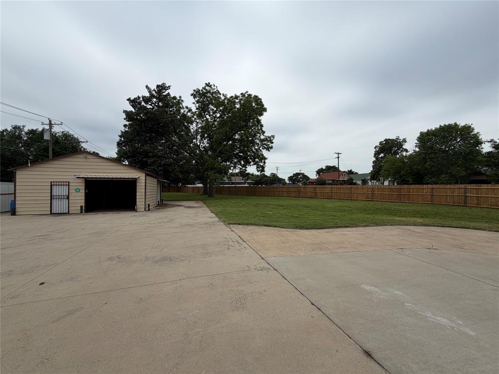 1264 E Maddox Avenue Property Photo 6