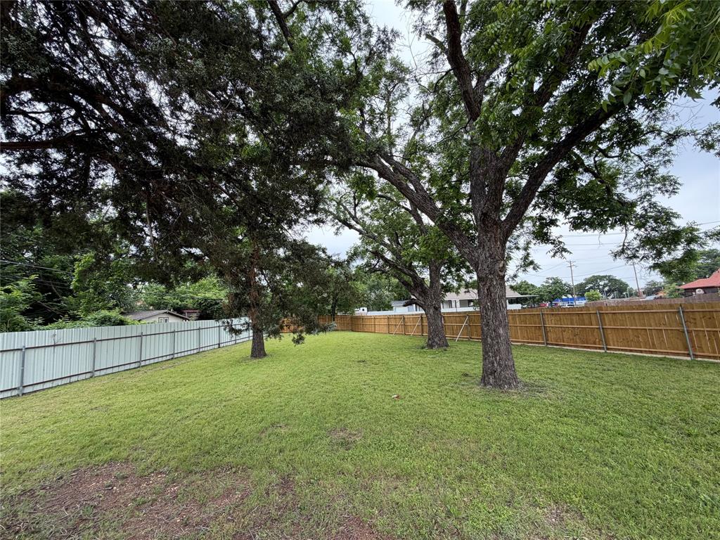 1264 E Maddox Avenue Property Photo 11