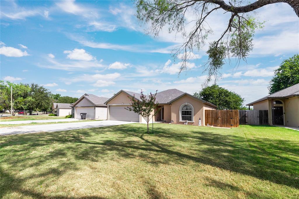 115 Bluebonnet Drive Property Photo 2