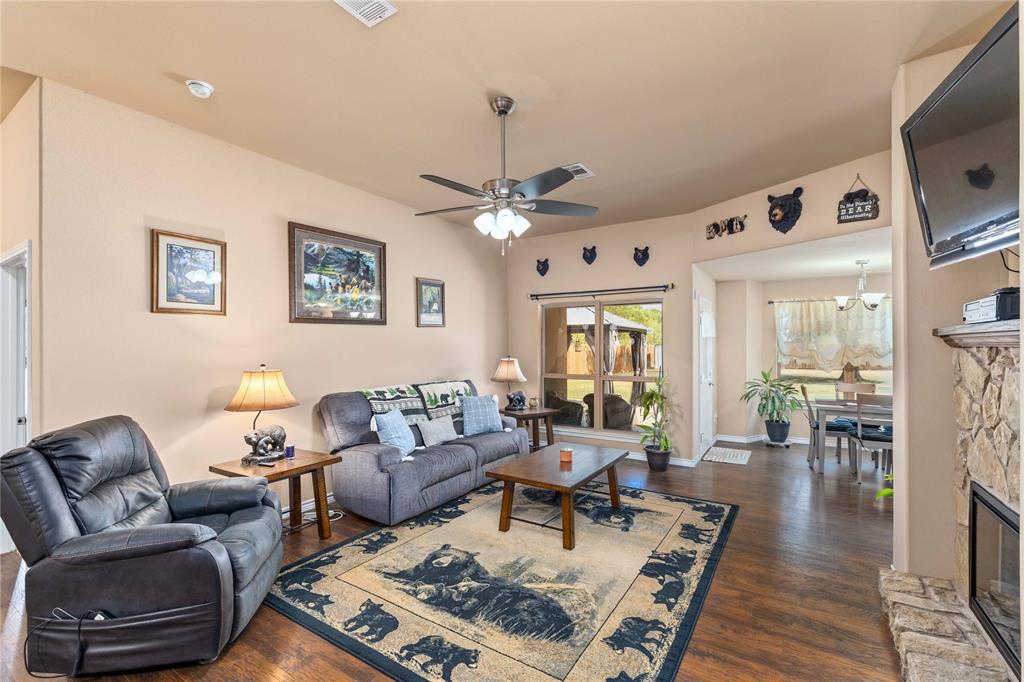 115 Bluebonnet Drive Property Photo 7