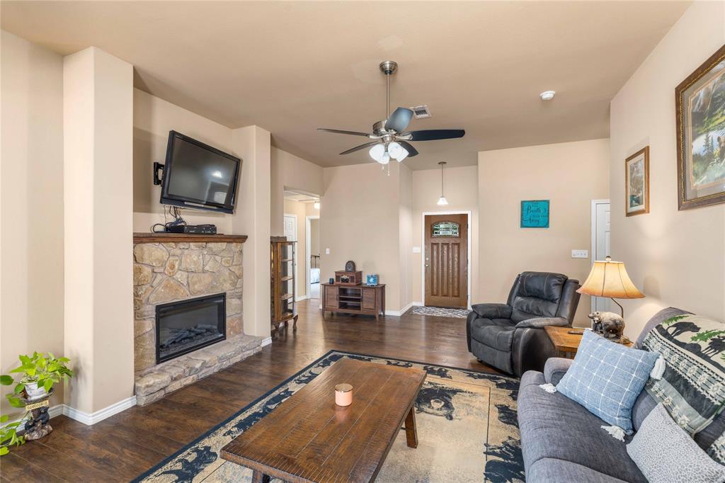 115 Bluebonnet Drive Property Photo 9